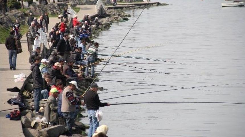 Vatandaşlar Sahile Akın Etti