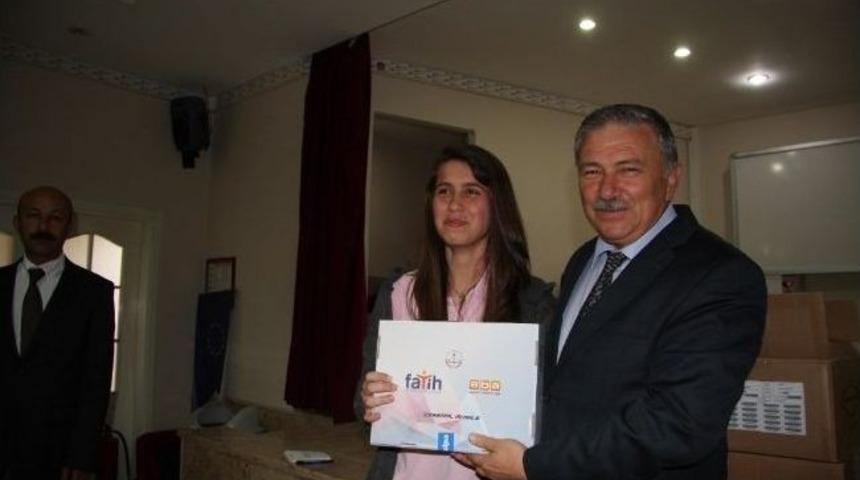 Didim Esra Karakaya Anadolu Lisesi Tabletlerine Kavuştu