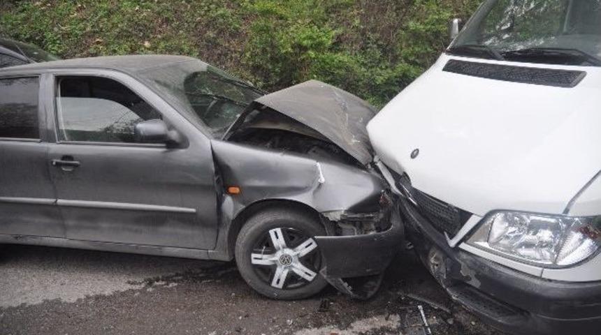 Zonguldak'ta Trafik Kazası: 3 Yaralı