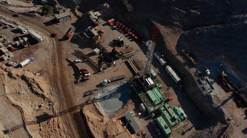 33 madenci g&uuml;n ışığında