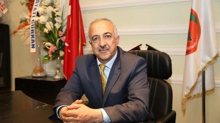 &Uuml;z&uuml;ml&uuml; Belediye Başkanı Ahmet Sazlı G&ouml;revine Başladı