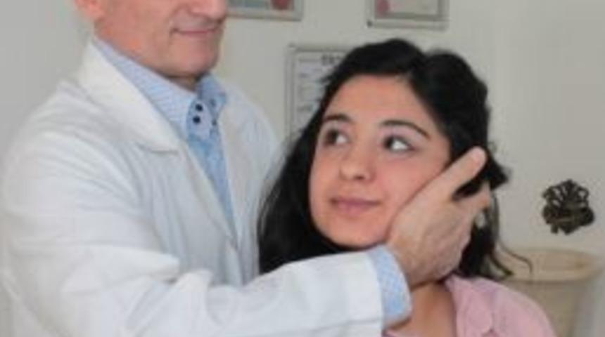 (&ouml;zel Haber) Uzun S&uuml;reli Masa Başı İşler Fıtık Ediyor