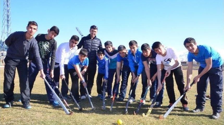 &Ccedil;im Hokeycilerin Konya &Ccedil;ıkarması