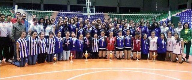 Voleybol Genç Kızlar Ligi Sona Erdi