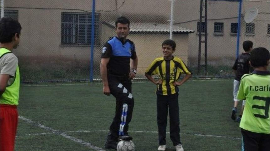 Toplum Destekli Polisten Futbol Turnuvası