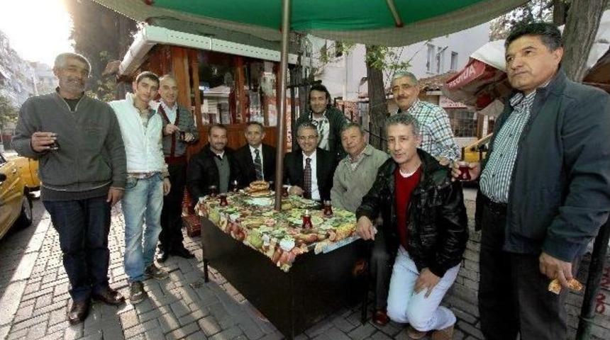 Akpınar Mesaiye Taksicilerle Başladı