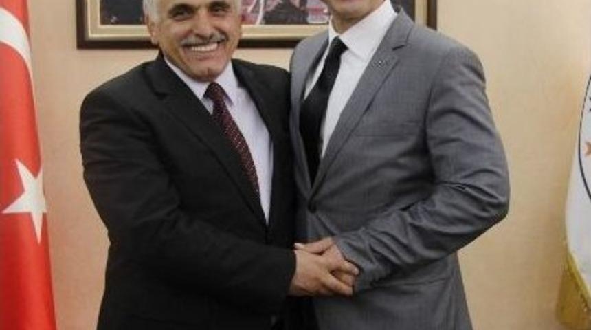 Mhp'li Başkandan Siyasi Nezaket