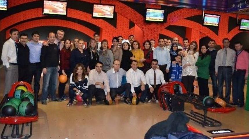 Samsun Valiliği &Ccedil;alışanları Piazza'da Bowling Turnuvasına Katıldı