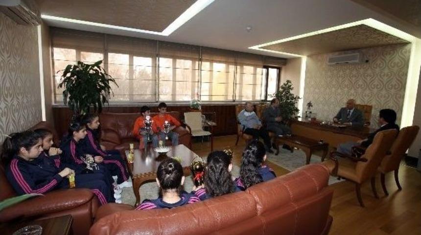 Yenimahalle'nin Yıldızları Makamda