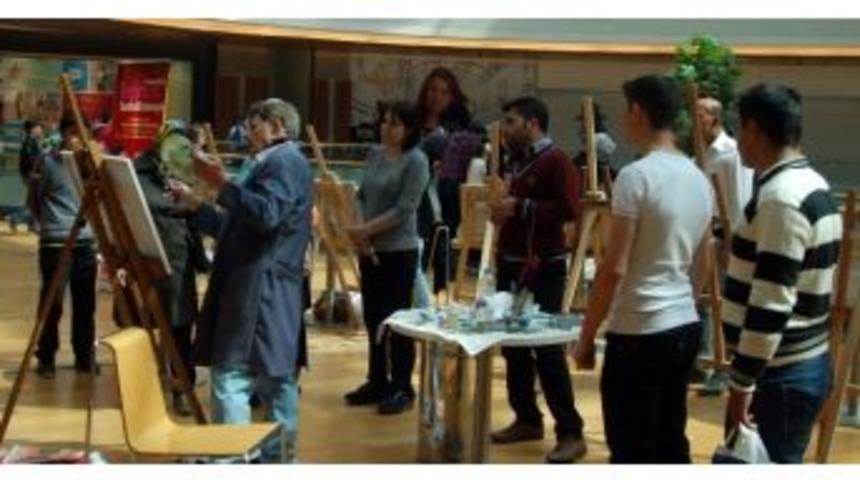 Malatyalı Bayanlar Resim Yapmayı &Ouml;ğreniyor