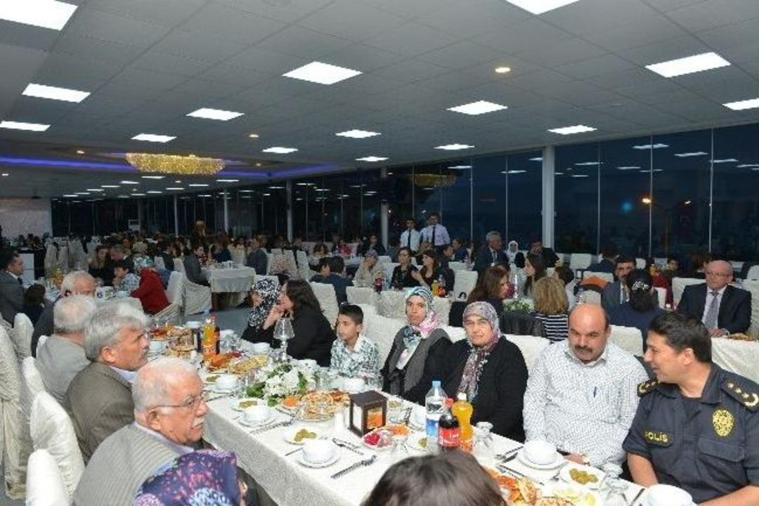 T&uuml;rk Polis Teşkilatı'nın 169. Yıld&ouml;n&uuml;m&uuml;, Şehit Aileleri Ve Gaziler İle Kutlandı