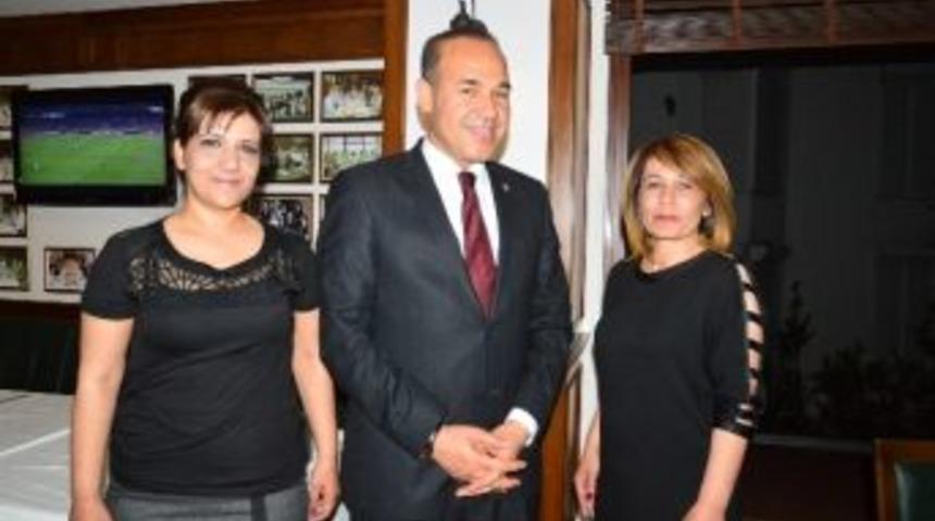 H&uuml;seyin S&ouml;zl&uuml;&rsquo;ye Oy Vermek İ&ccedil;in Avustralya&rsquo;dan Geldi