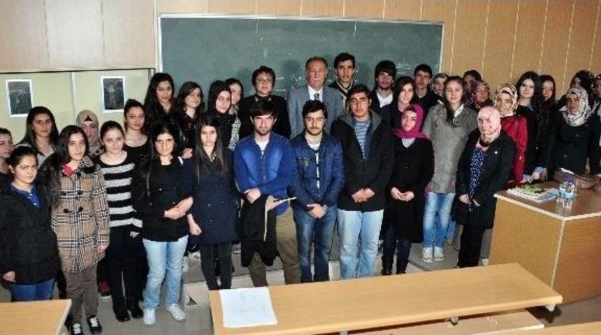 Geleceğin Sosyologlarına Ders Verdi