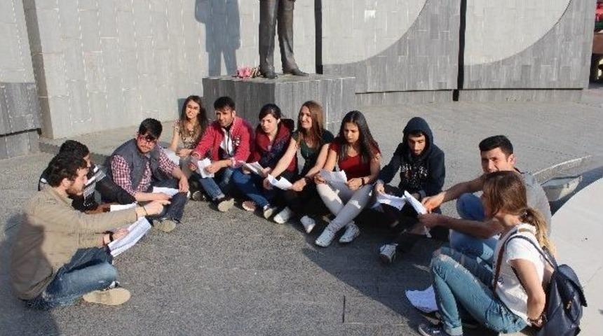 Tiyatro Aşkı Engel Tanımıyor