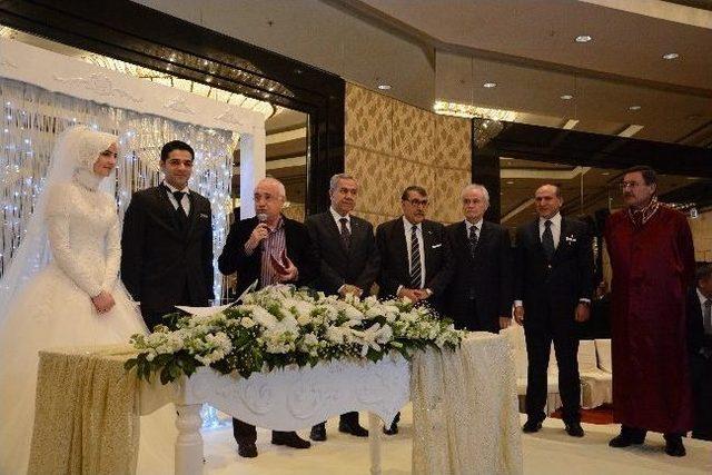 5 inci Kez Başkan Se&ccedil;ilen G&ouml;k&ccedil;ek İlk Nikahını Kıydı 1