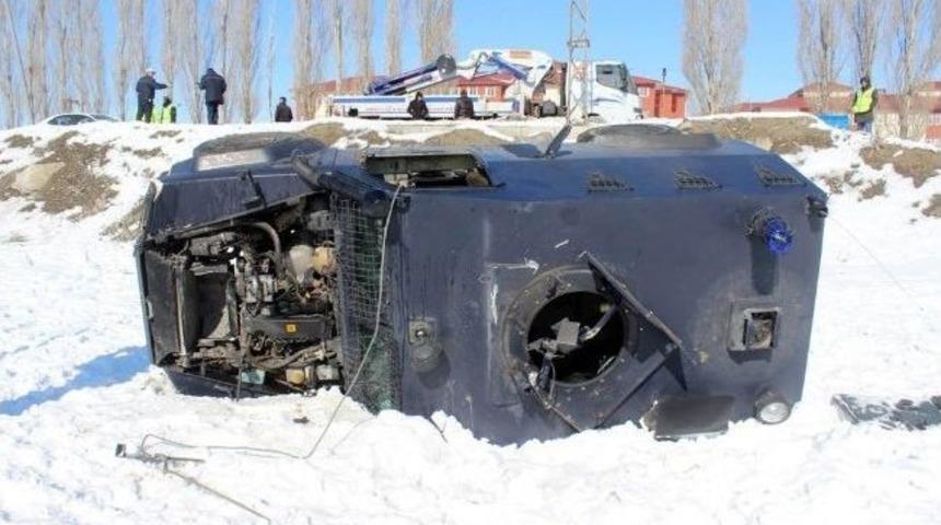 Ağrı'daki Kazada Yaralanan &Ouml;zel Harekat Polisi, Erzurum'da Şehit Oldu