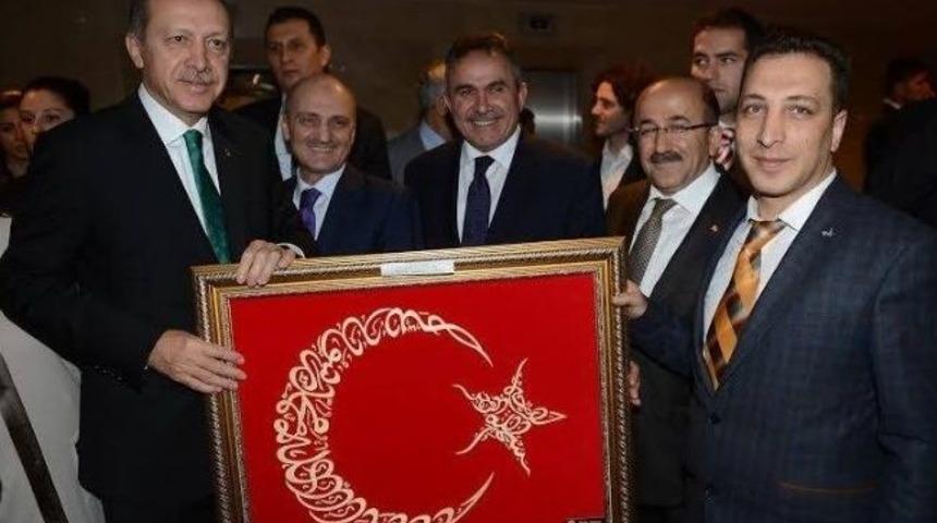 Gen&ccedil; Sanat&ccedil;ıdan B&uuml;y&uuml;leyen Sergi