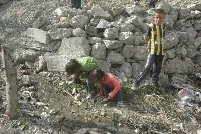 Mahalle Sakinleri Kanalizasyon Şebekesi İstiyor 2