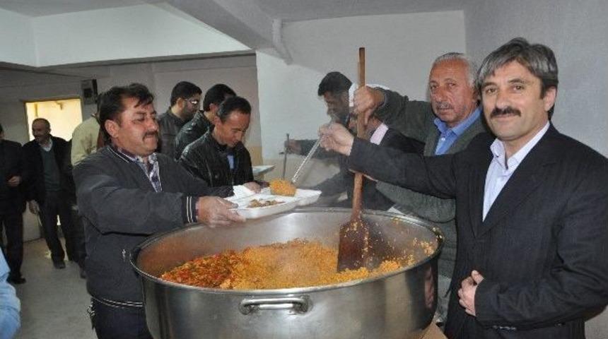 Muhtar Oldu Verdiği Yemek S&ouml;z&uuml;n&uuml; Tuttu