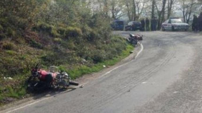 Motosiklet kazasında 1 kişi &ouml;ld&uuml; iki kişi yaralandı