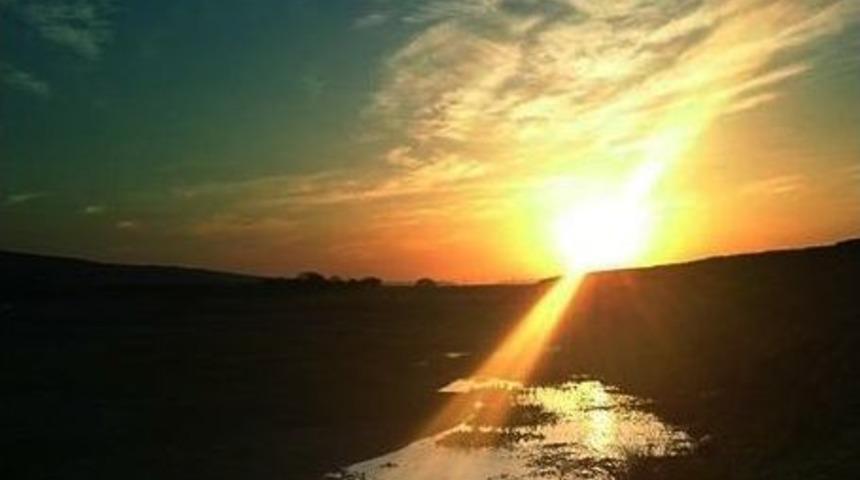 Araban&rsquo;da G&uuml;n Batımı Kartpostallık Manzara Oluşturuyor