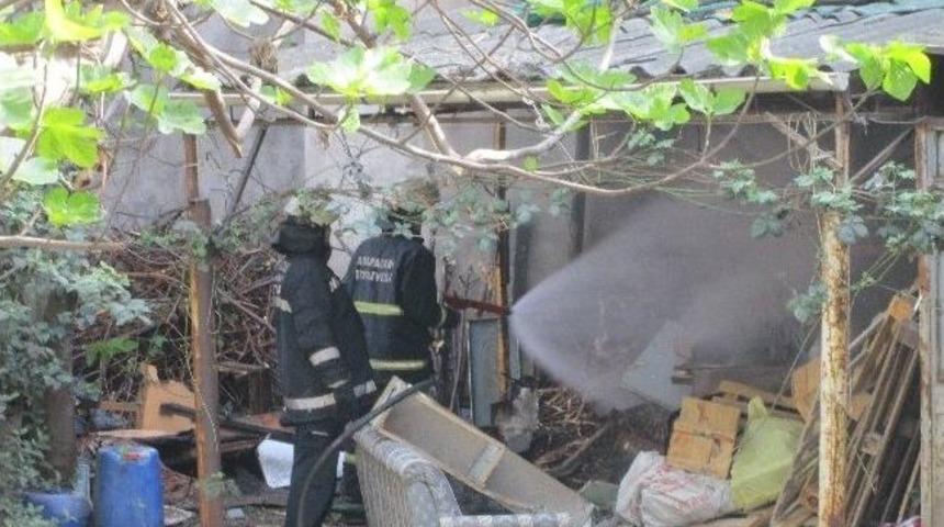 Kimsenin Kalmadığı Evde Korkutan Yangın