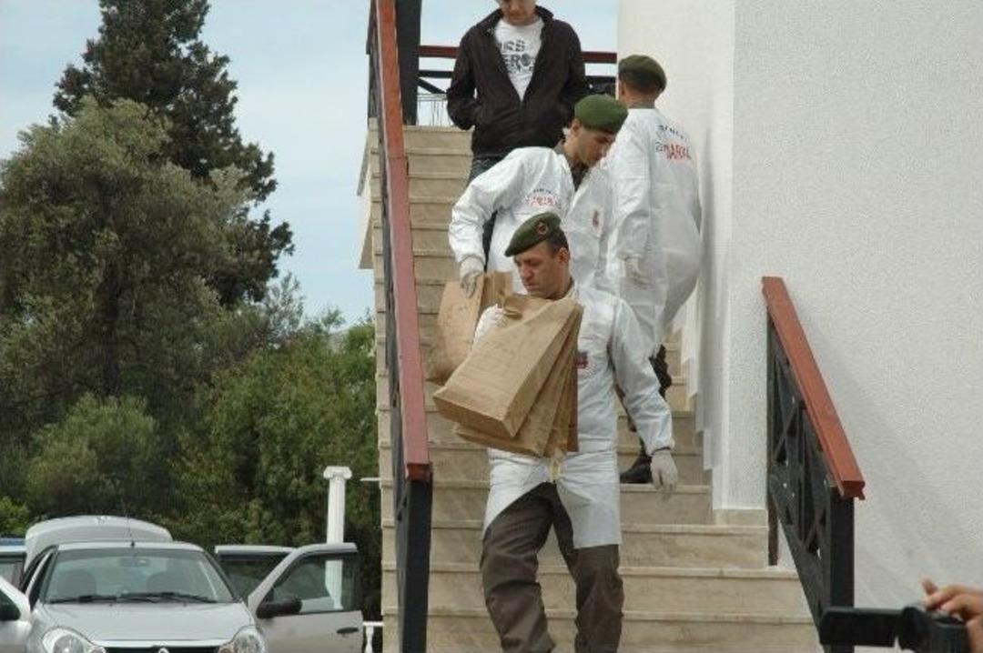 Modacı Koca Abd&rsquo;li Karısını &Ccedil;ocuğunun G&ouml;z&uuml; &Ouml;n&uuml;nde &Ouml;ld&uuml;rd&uuml;