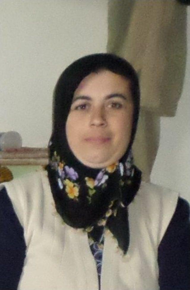 Trafik Kazasında &Ouml;len Kadın G&ouml;zyaşları İ&ccedil;inde Toprağa Verildi 2