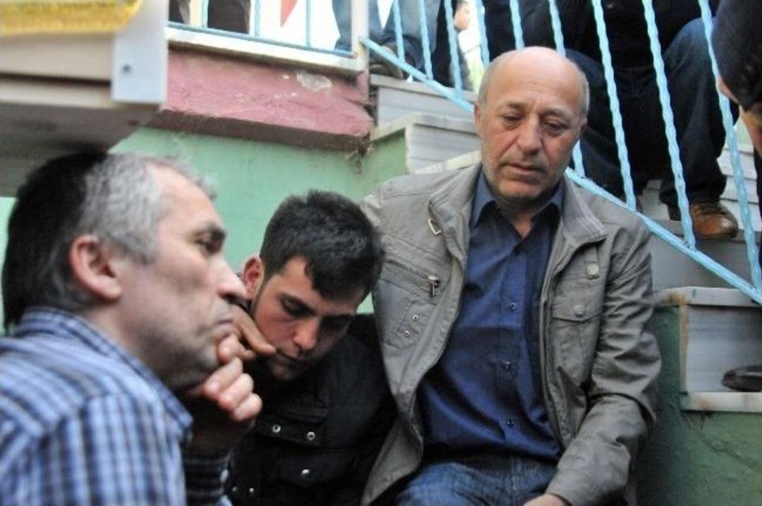 K&ouml;pr&uuml; İnşaatında &Ouml;len İş&ccedil;iler Toprağa Verildi