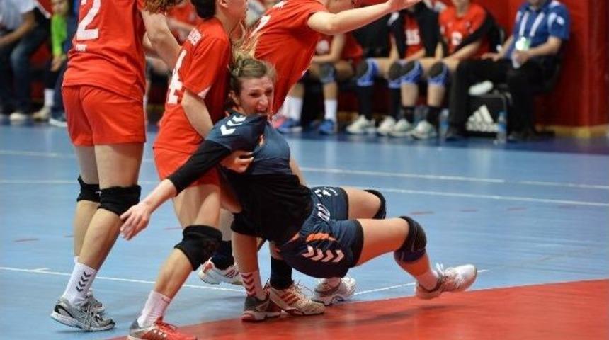 Hentbol Bayanlar S&uuml;per Lig Play-off Yarı Final