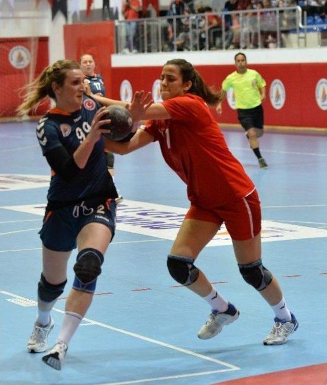 Hentbol Bayanlar S&uuml;per Lig Play-off Yarı Final 1