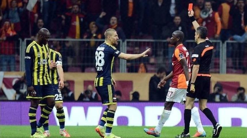 Futbolcular Derbiden Cezalı &Ccedil;ıktı