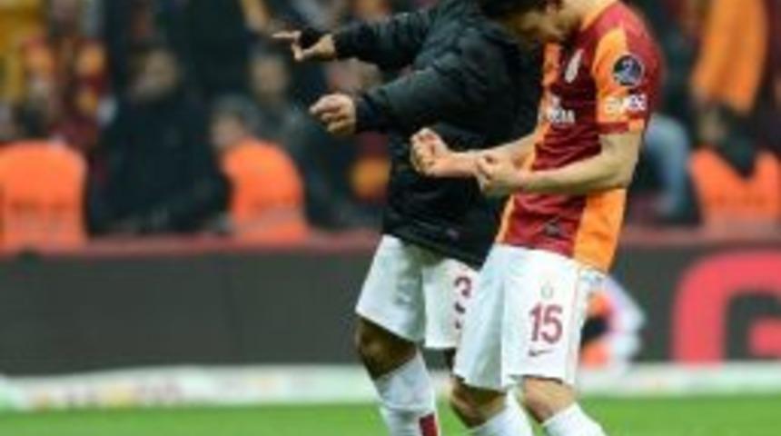 Melo Ve Alex Telles'ten Galibiyet Dansı