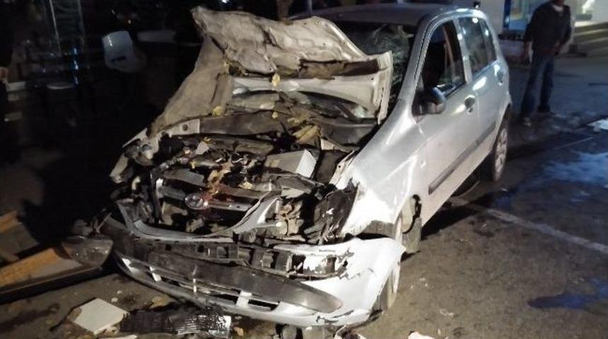 Başkent&rsquo;te Sıkışmalı Trafik Kazası: 4 Yaralı