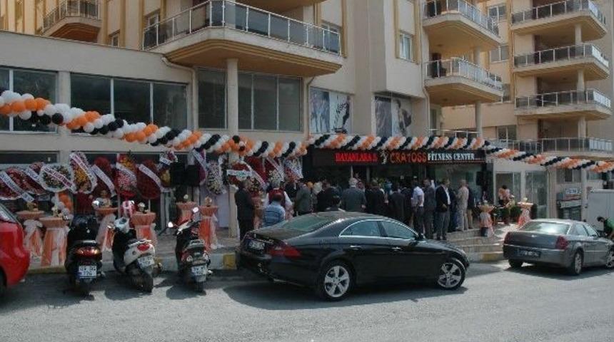 Kuşadası Yeni Bir Spor Merkezine Kavuştu