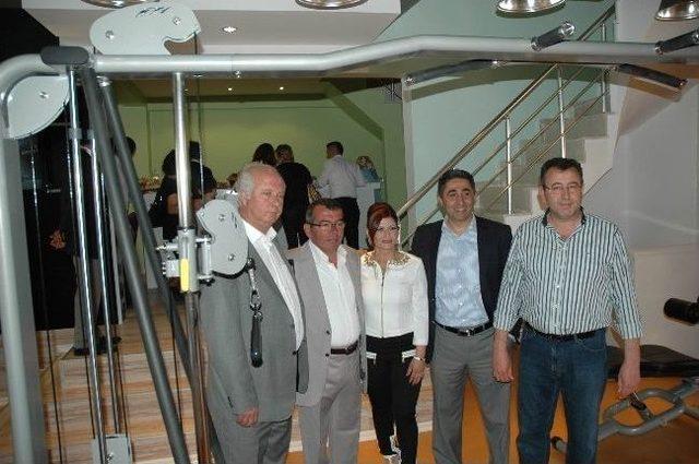 Kuşadası Yeni Bir Spor Merkezine Kavuştu 2