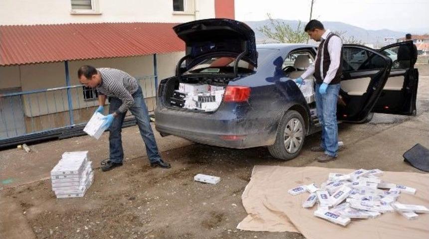 Polisten Ka&ccedil;an Ara&ccedil;ta 10 Bin Paket Ka&ccedil;ak Sigara Ele Ge&ccedil;irildi