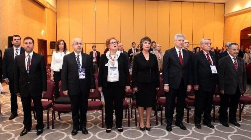 Yaşlılıkta G&ouml;z Hastalıklarına Yaklaşımlar Tartışıldı