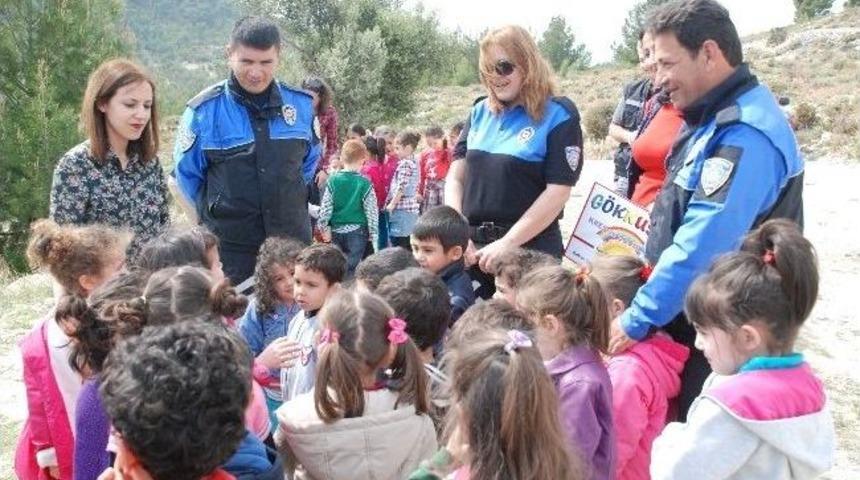 Polis Hatıra Ormanına Fidan Dikildi