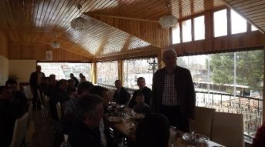 Başkan Taş Gen&ccedil;lerle Kahvaltıda Buluştu