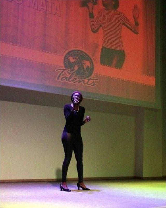 Ua&uuml; &Ouml;ğrencileri H&uuml;nerlerini Sergiledi 1