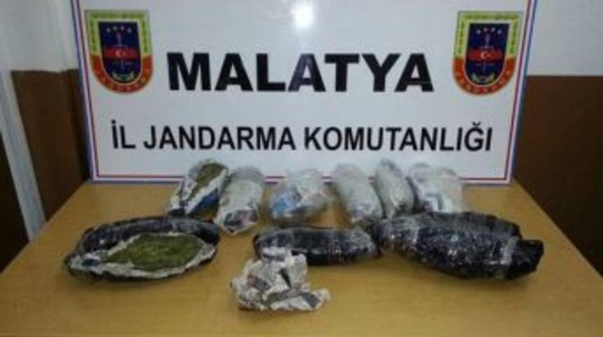 Yolcu Otob&uuml;s&uuml;nde 4 Kilo 550 Gram Esrar Ele Ge&ccedil;irildi