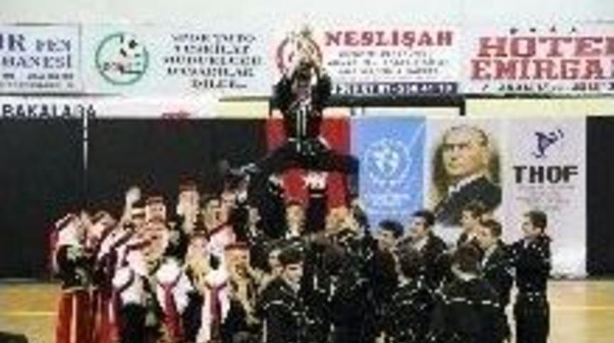 Halk Oyunları Grup Birinciliği Yarışmaları Sakarya'da Yapılacak