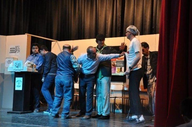 Doktorlar Tiyatroculara Taş Çıkarttı G2