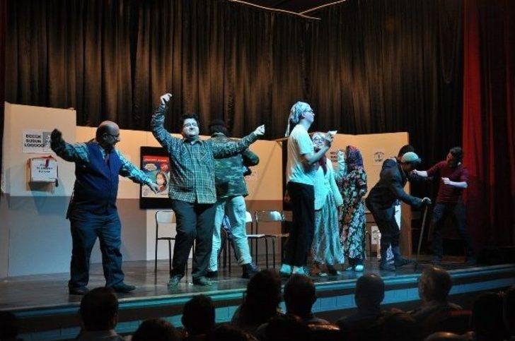 Doktorlar Tiyatroculara Taş Çıkarttı G3