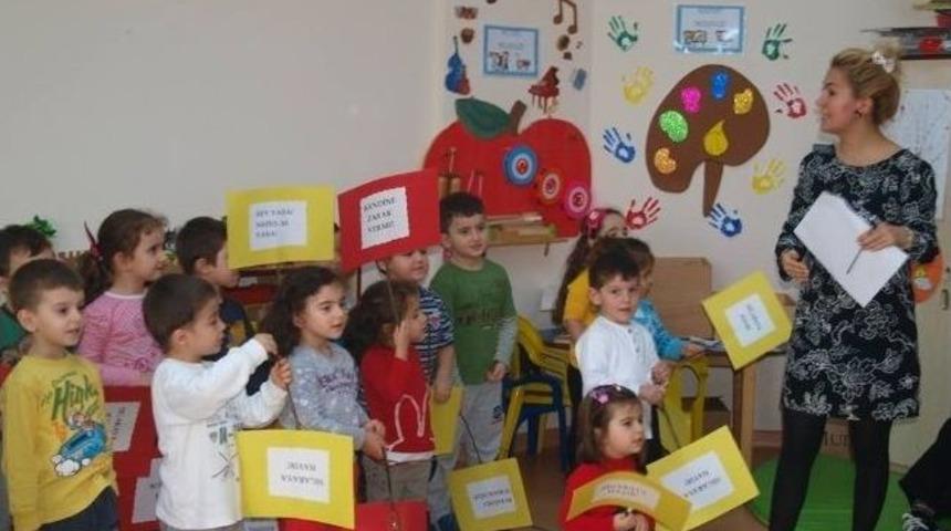 &Ccedil;orlu'da &Ouml;ğrencilere G&uuml;venli Yaşam Anlatıldı