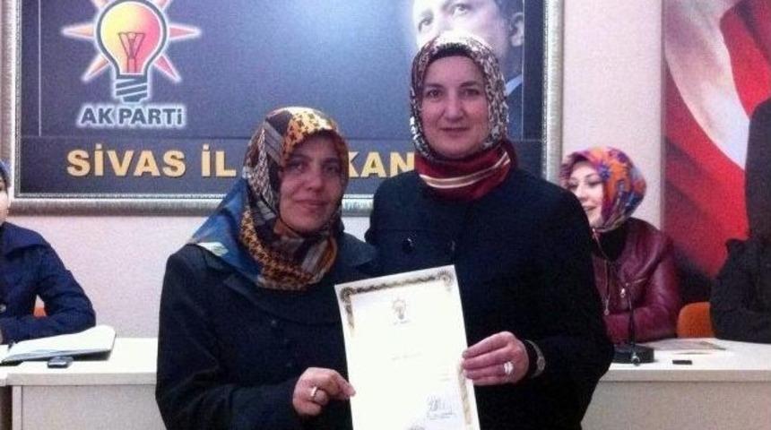 Ak Parti Kadın Kolları Başkanı &Ouml;zt&uuml;rk&rsquo;ten Teşekk&uuml;r Belgesi