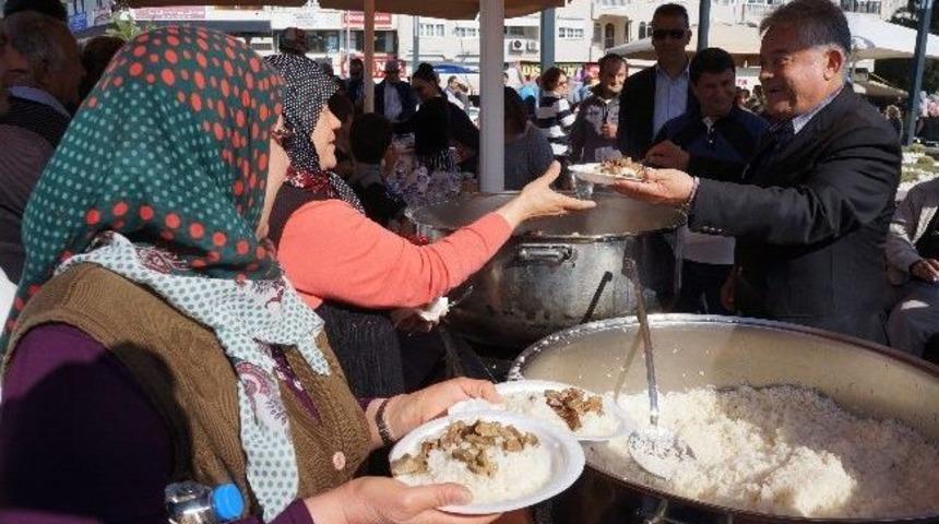 Başkan Acar'dan 5 Bin Kişilik İkram