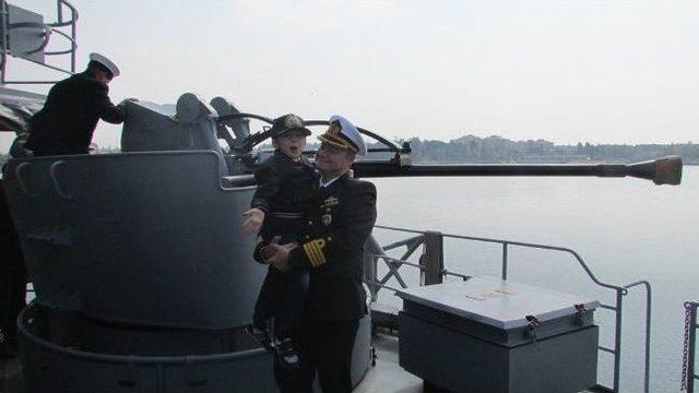 Otistik &Ccedil;ocuklar Okul Gemisi Ziyaret Etti 1