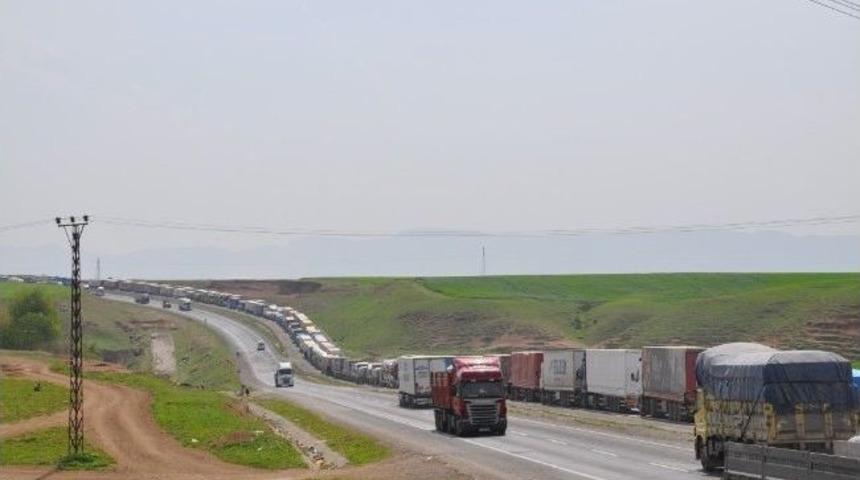 Şof&ouml;rler Yeni Sınır Kapılarının A&ccedil;ılmasını İstiyor
